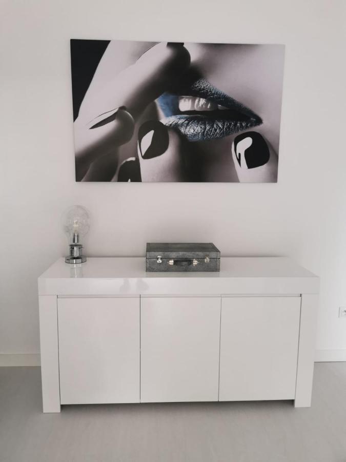 Przytulny Apartament Z Kominkiem Przy Jeziorze ボルネ・スリノボ エクステリア 写真