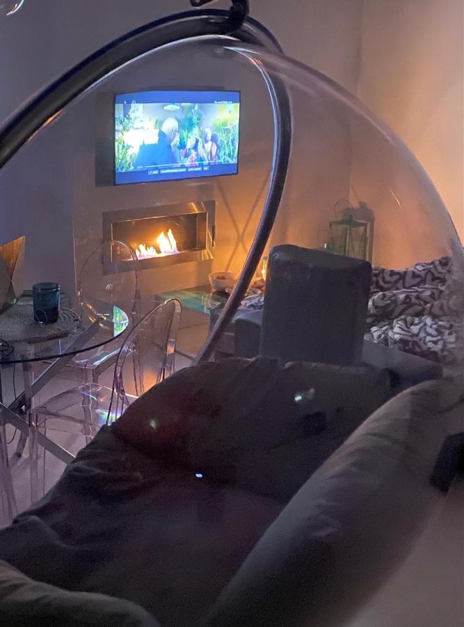 Przytulny Apartament Z Kominkiem Przy Jeziorze ボルネ・スリノボ エクステリア 写真