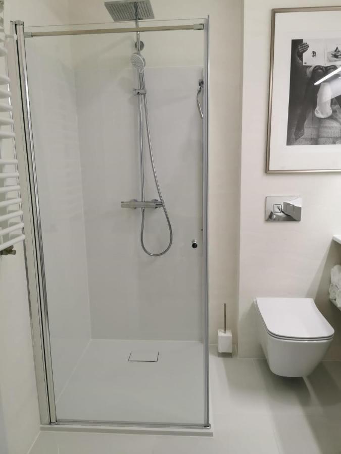 Przytulny Apartament Z Kominkiem Przy Jeziorze ボルネ・スリノボ エクステリア 写真