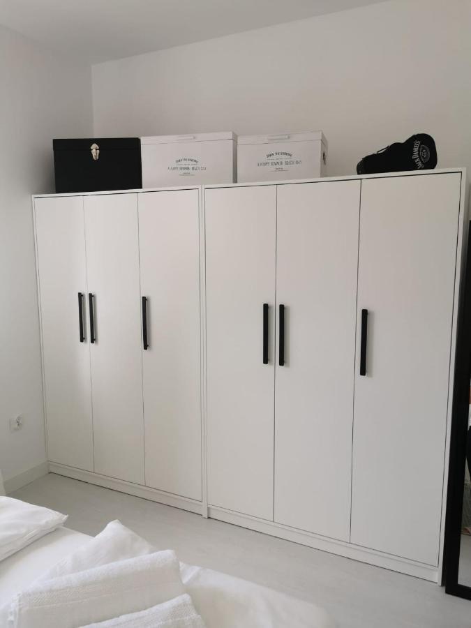 Przytulny Apartament Z Kominkiem Przy Jeziorze ボルネ・スリノボ エクステリア 写真