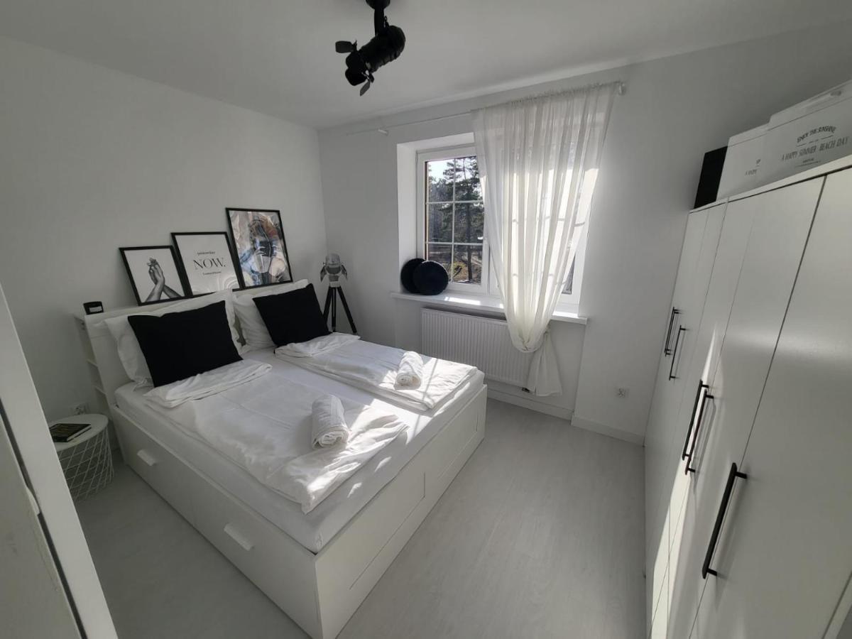 Przytulny Apartament Z Kominkiem Przy Jeziorze ボルネ・スリノボ エクステリア 写真