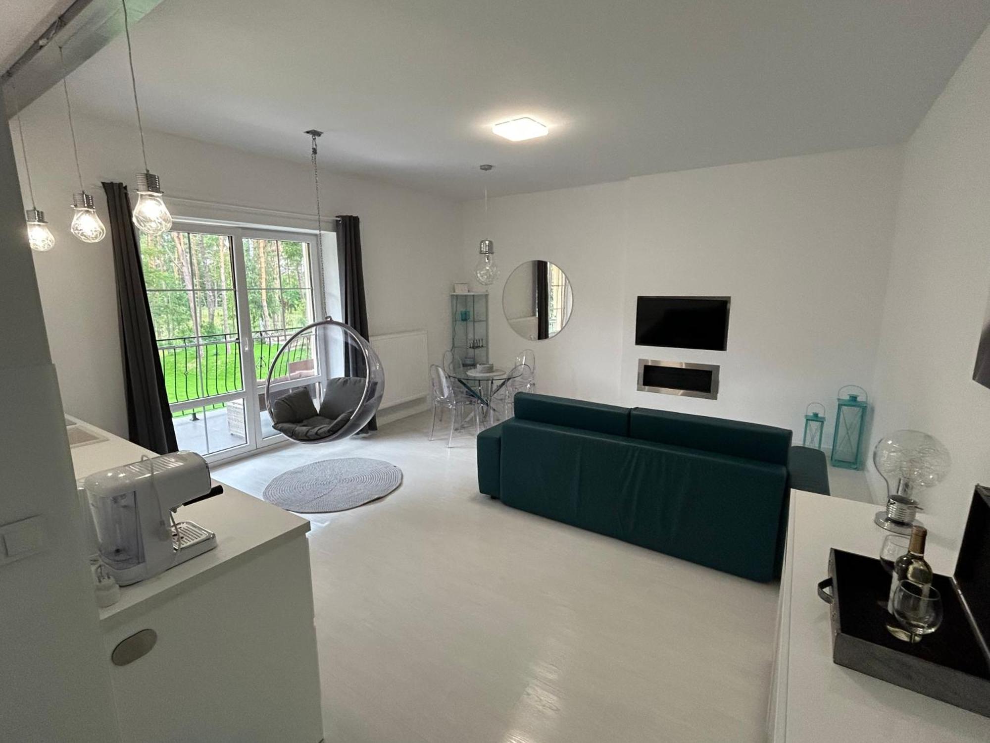 Przytulny Apartament Z Kominkiem Przy Jeziorze ボルネ・スリノボ エクステリア 写真